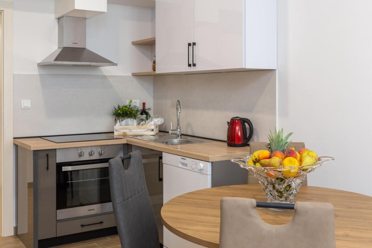 Direct Beach Apartments Jesenice  Buitenkant foto