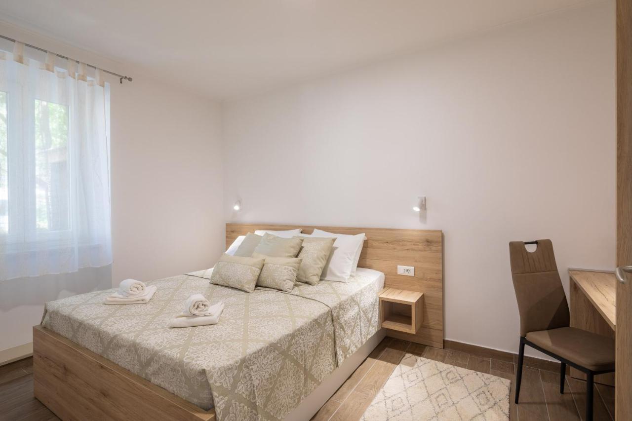 Direct Beach Apartments Jesenice  Buitenkant foto