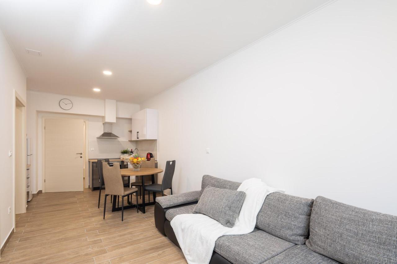 Direct Beach Apartments Jesenice  Buitenkant foto