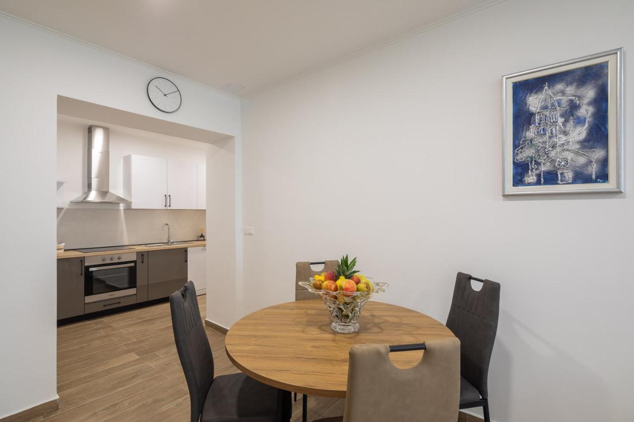 Direct Beach Apartments Jesenice  Buitenkant foto