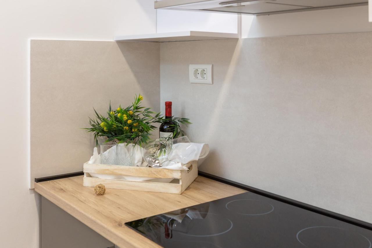 Direct Beach Apartments Jesenice  Buitenkant foto