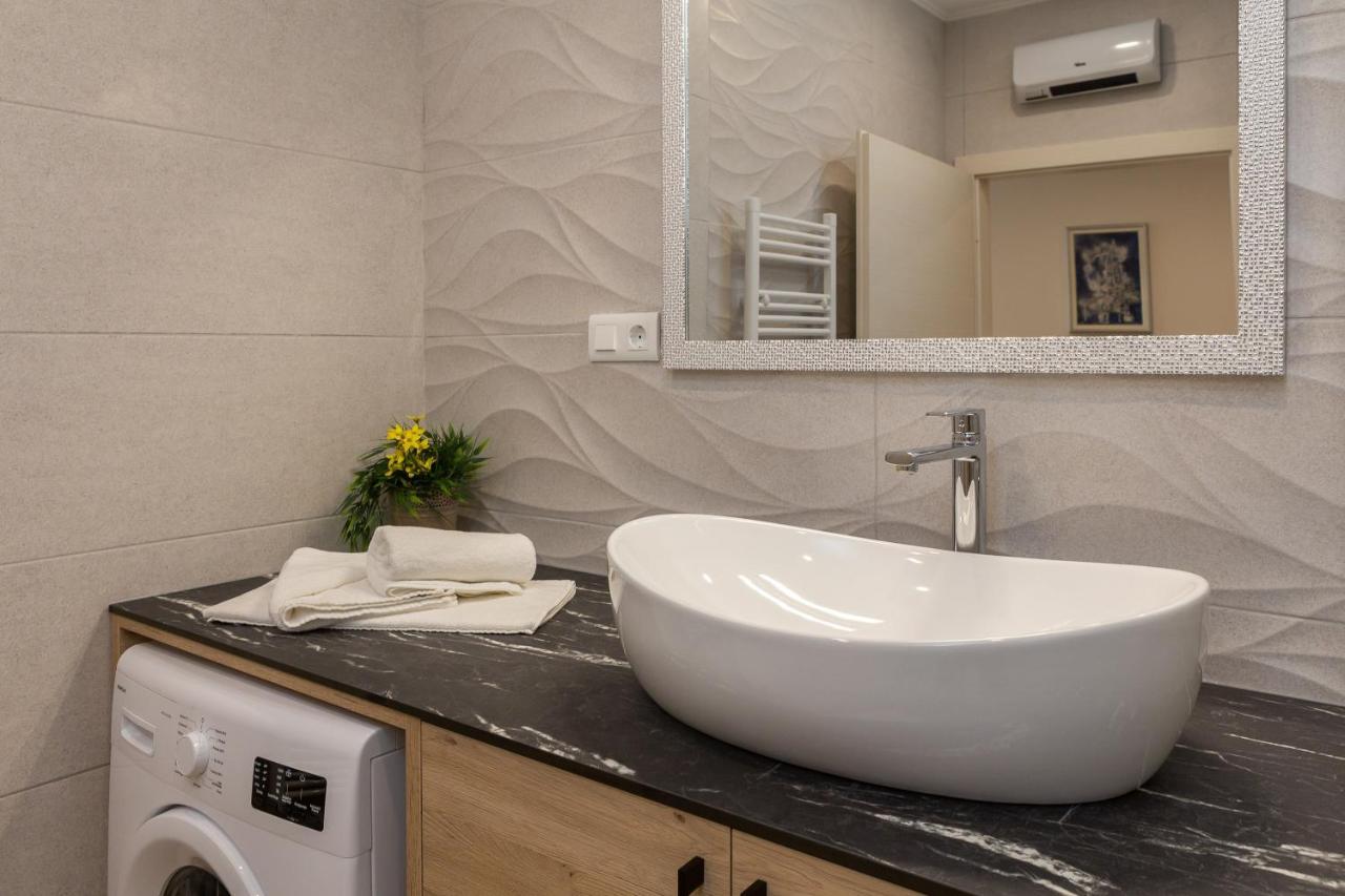 Direct Beach Apartments Jesenice  Buitenkant foto