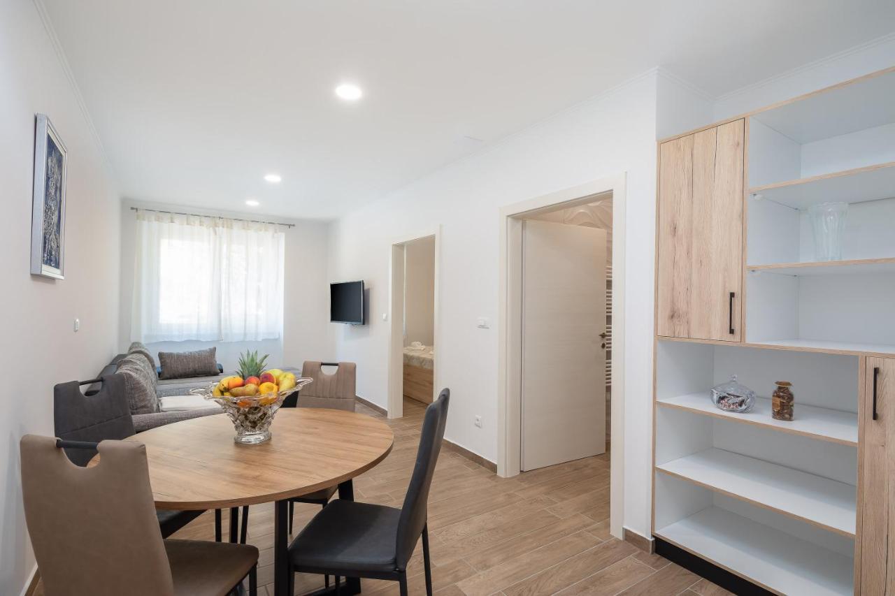 Direct Beach Apartments Jesenice  Buitenkant foto