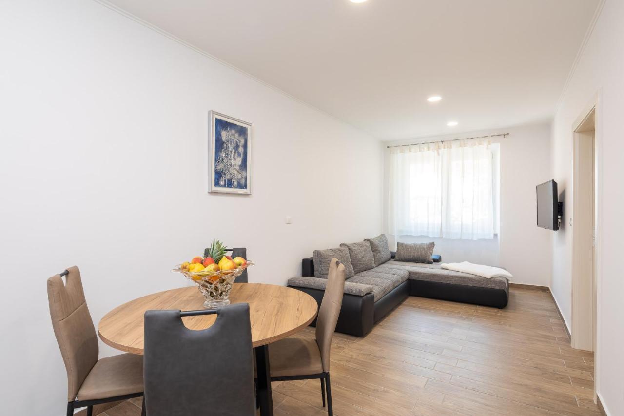 Direct Beach Apartments Jesenice  Buitenkant foto