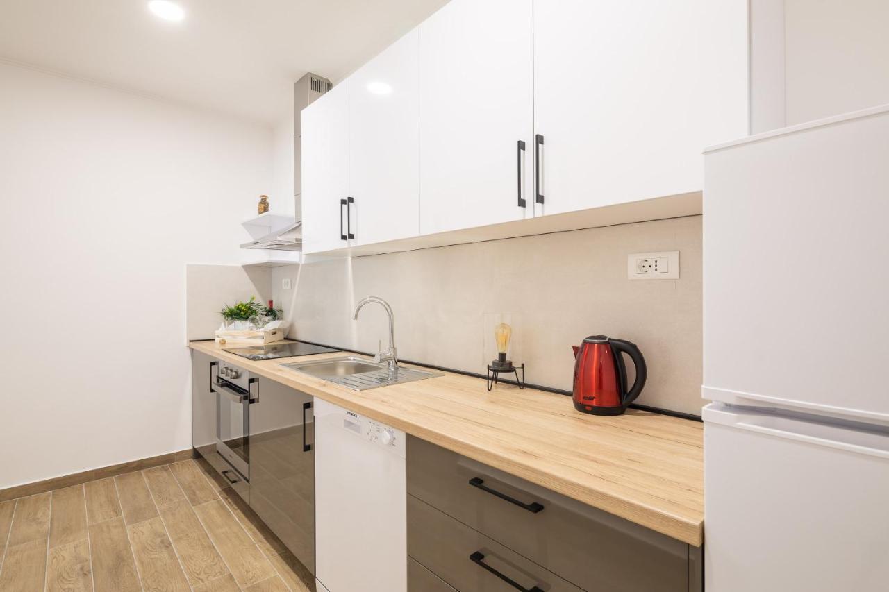 Direct Beach Apartments Jesenice  Buitenkant foto
