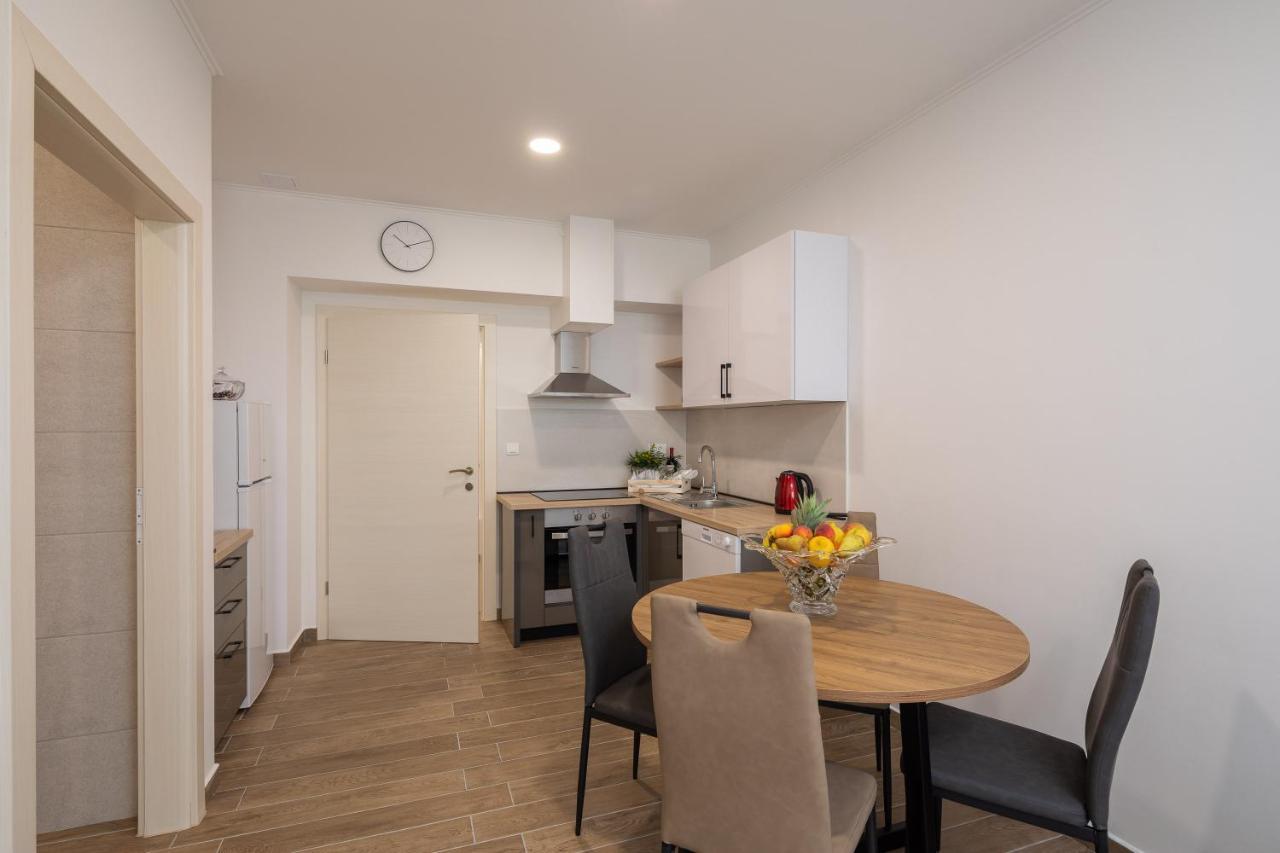 Direct Beach Apartments Jesenice  Buitenkant foto
